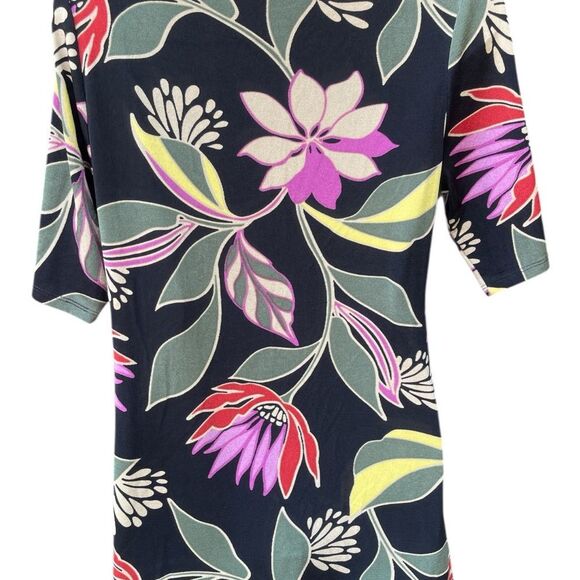 Chico's beautiful, Black red pink Floral Blouse super stretchy size 1 - Picture 3 of 5